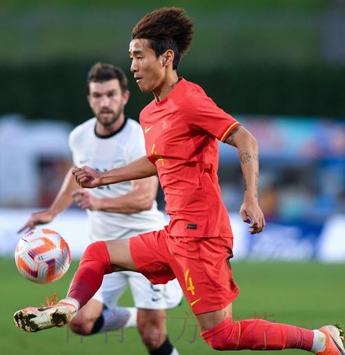 国际足球友谊赛 中国队1:2负于新西兰队